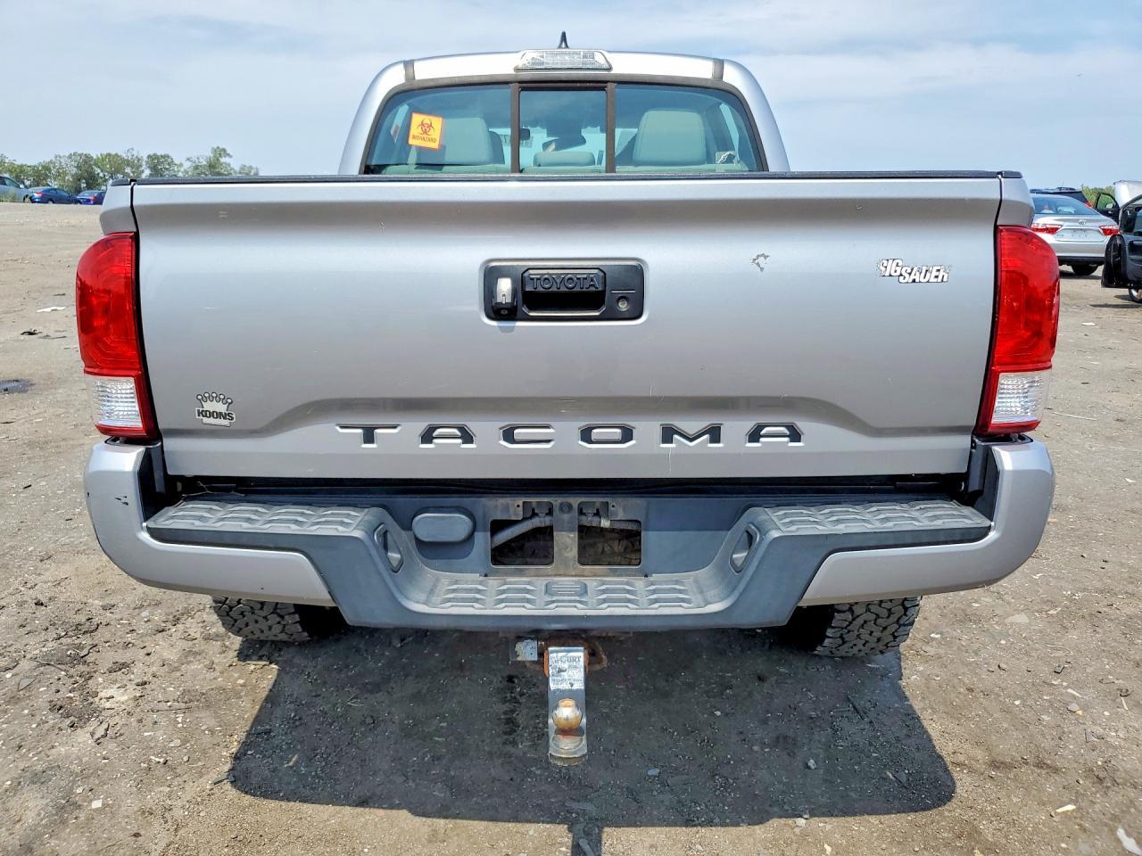 2016 Toyota Tacoma SR