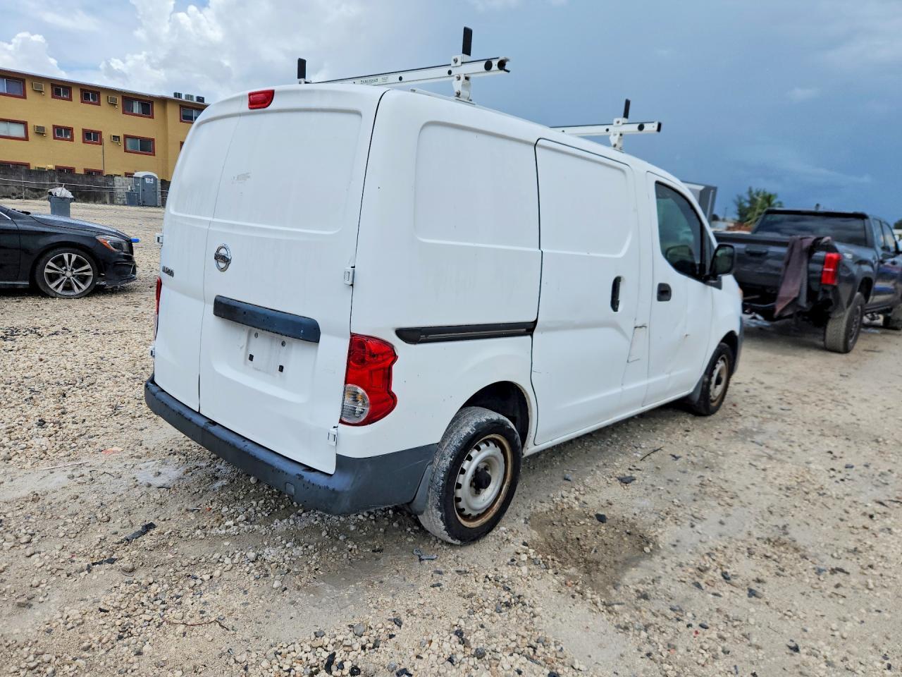 2015 Nissan NV200 S