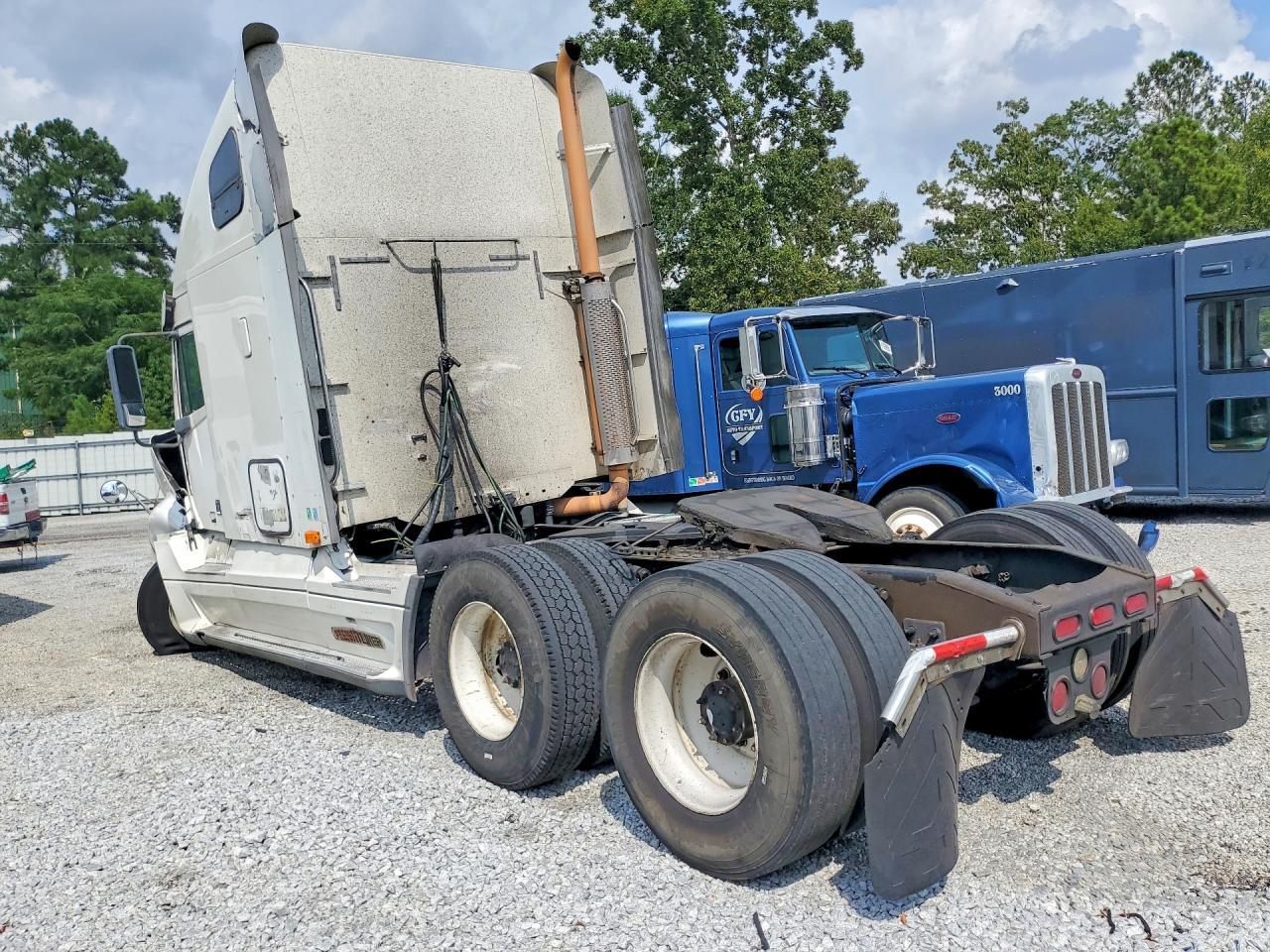 2007 Freightliner Columbia 120 Semi Truck