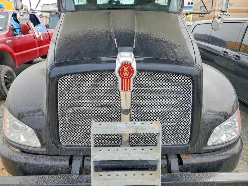 2017 Kenworth T680 Rollback TOW Truck