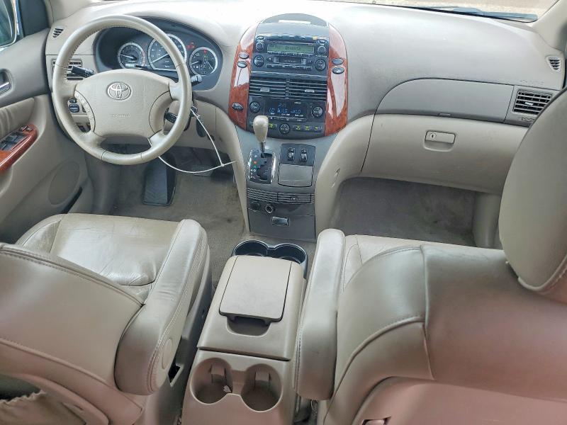 2005 Toyota Sienna xle 7 Passenger