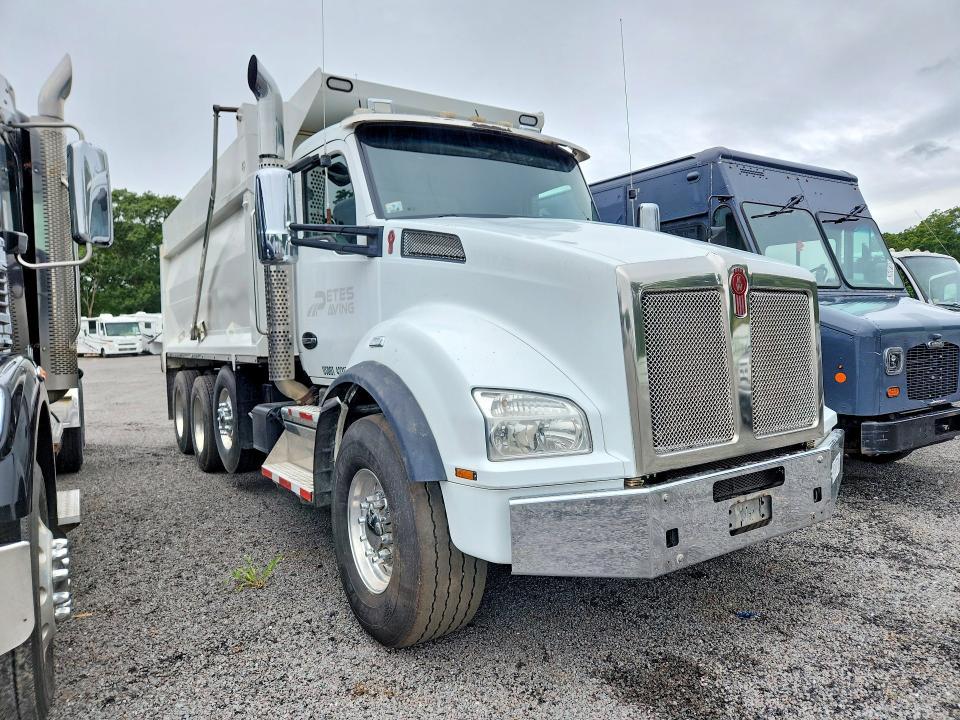 2018 Kenworth T880 Dump Truck