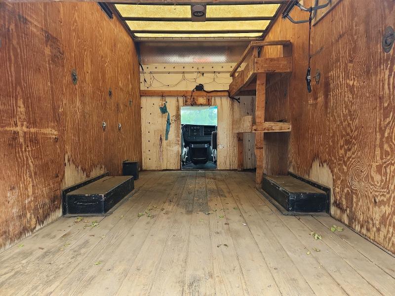 2009 GMC Savana Cutaway G3500