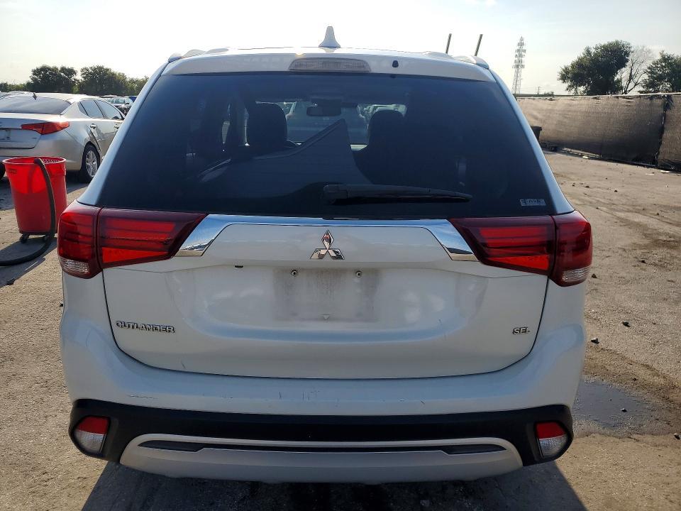 2020 Mitsubishi Outlander SE