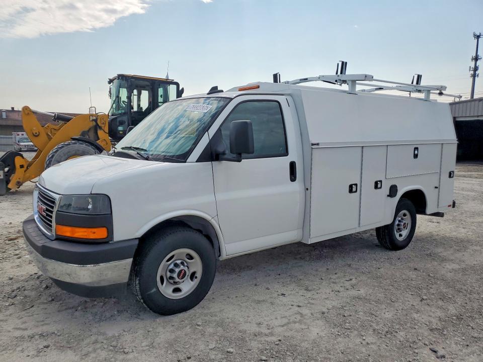 2025 GMC Savana Cutaway G3500