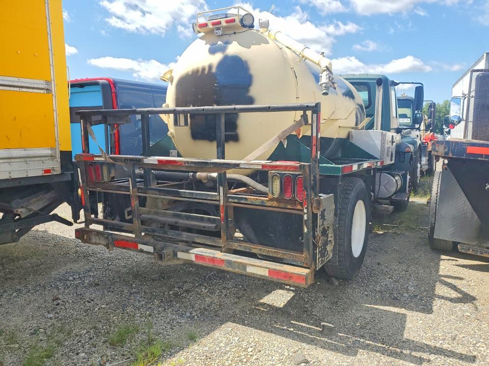 2005 International 4300 Tank Truck