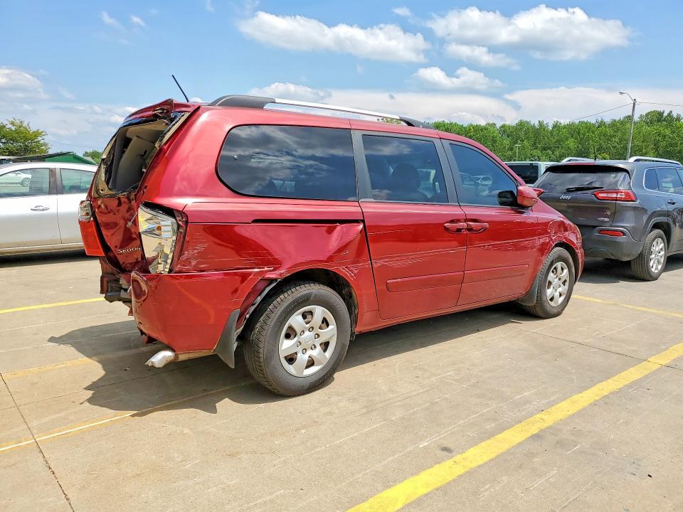 2010 KIA Sedona LX
