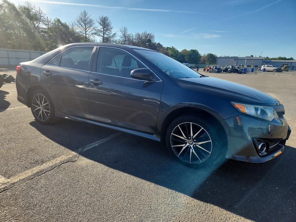 2014 Toyota Camry se