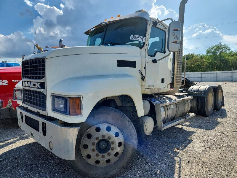 2023 Mack Pinnacle Semi Truck