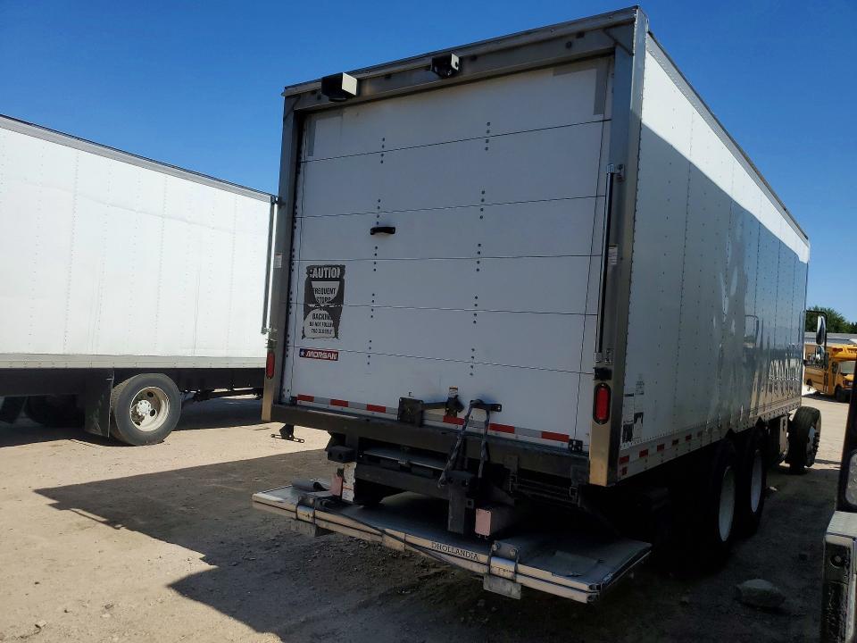 2020 Freightliner M2 112 MED-BOX Truck
