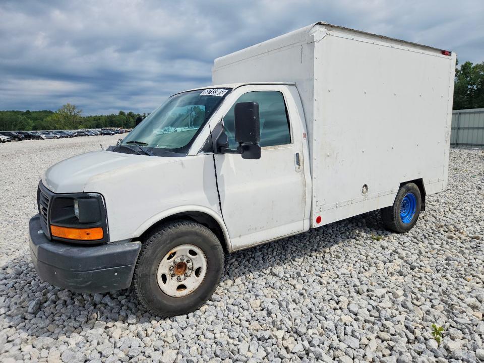 2014 GMC Savana BOX Truck