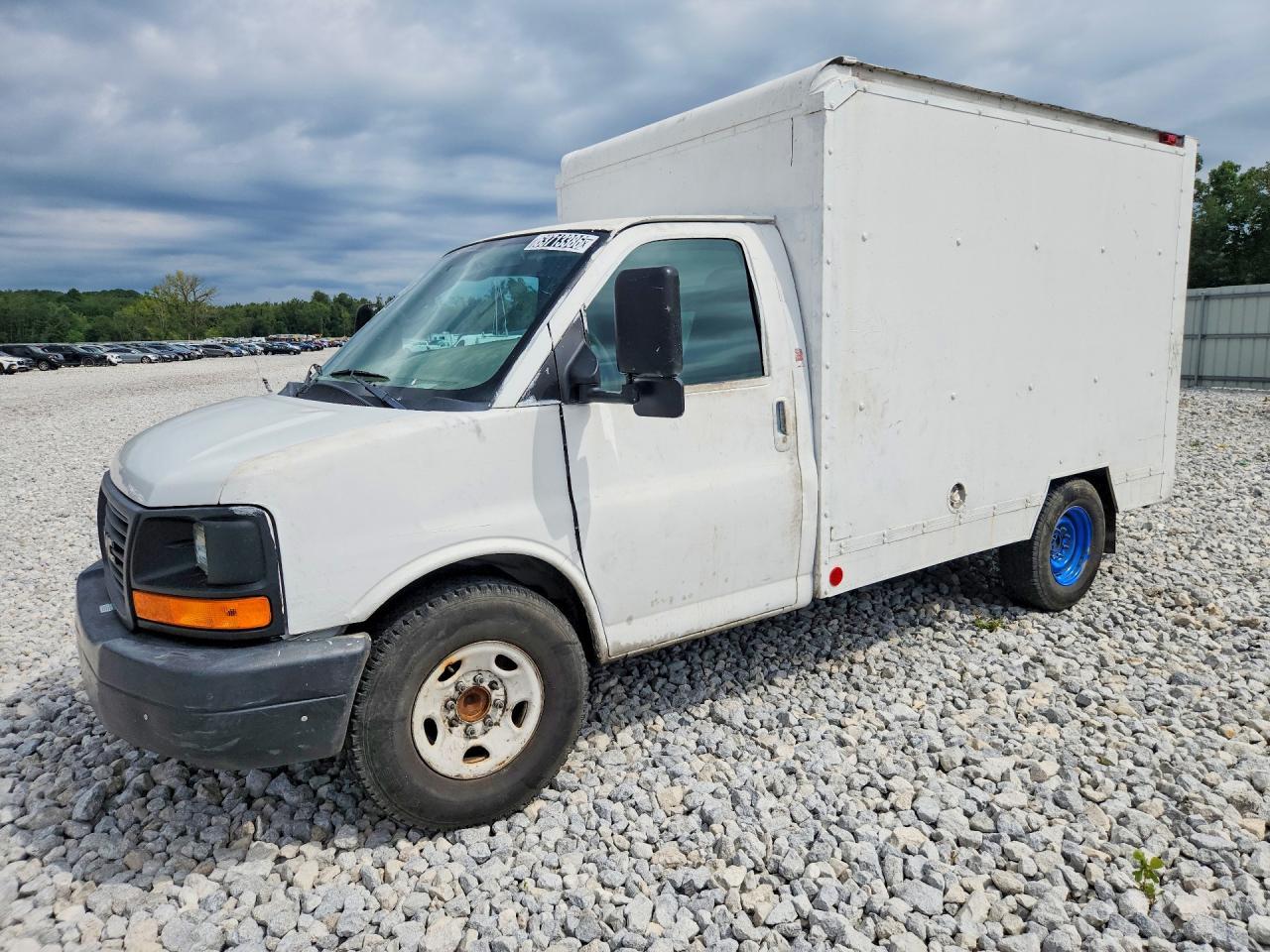 2014 GMC Savana BOX Truck