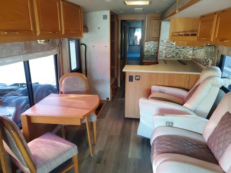 2004 Winn Ebago RV