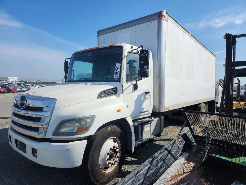 2014 Hino 258/268 BOX Truck