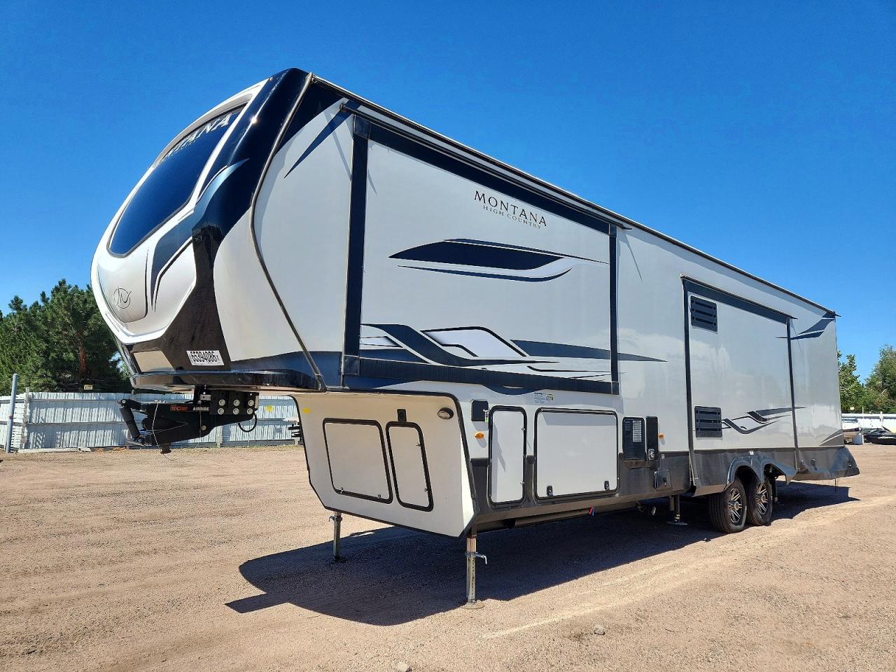 2022 Keystone Tone Montana High Country Camper