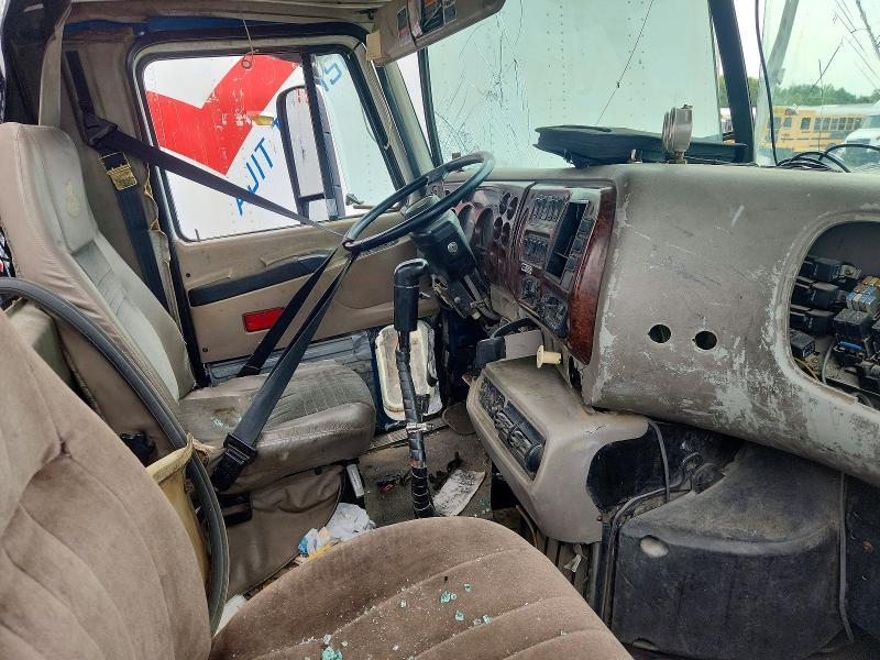 2001 Mack CXU613 Flatbed Truck