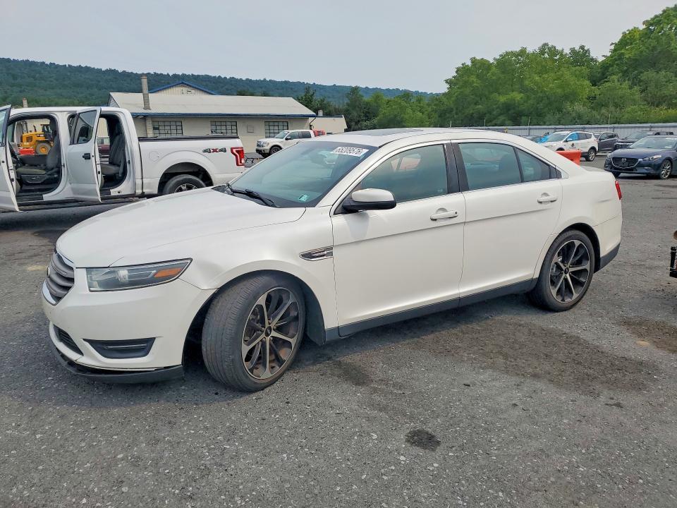 2014 Ford Taurus SEL