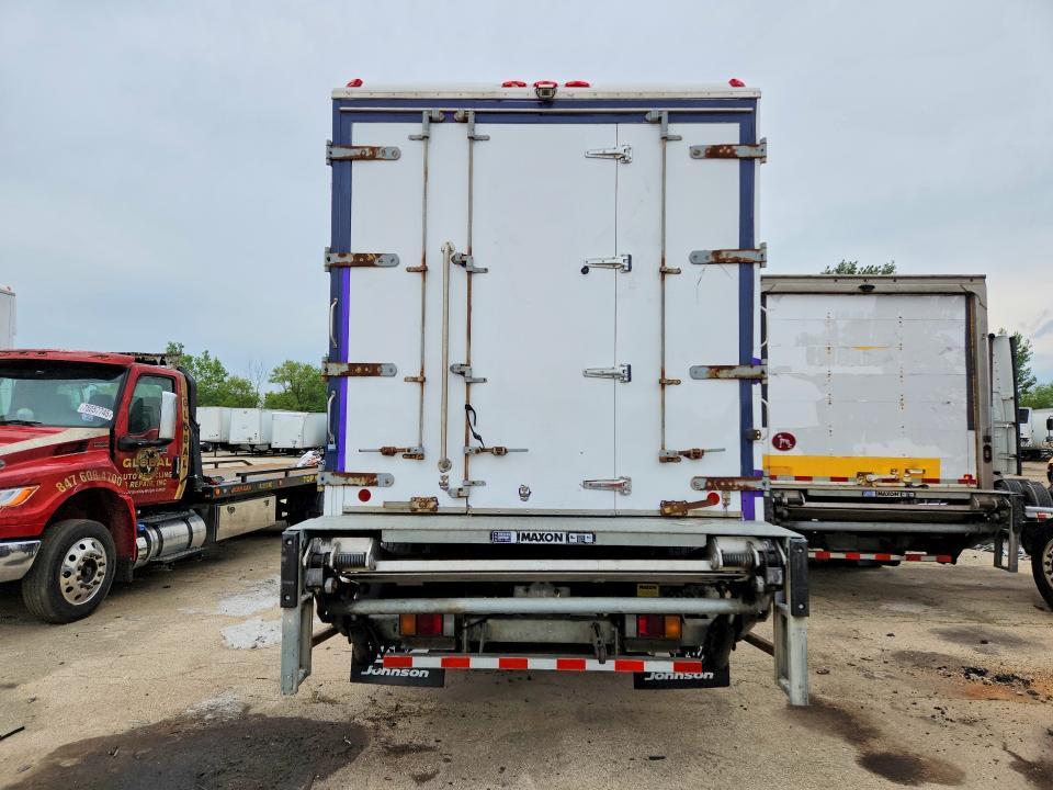 2019 Isuzu FTR Refrigerated BOX Truck