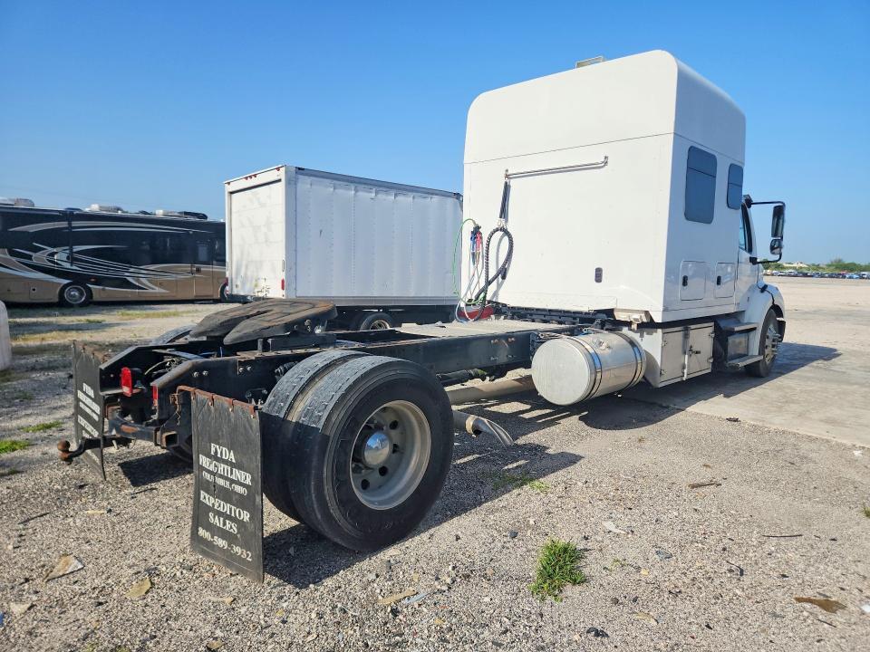 2020 Freightliner M2 112 MED-Semi Truck