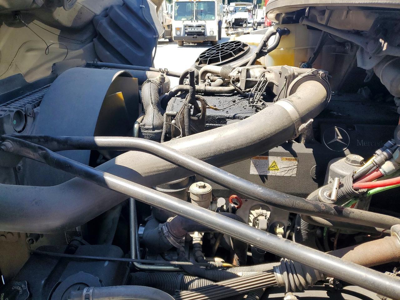 2006 Freightliner Business Class M2 BOX Truck
