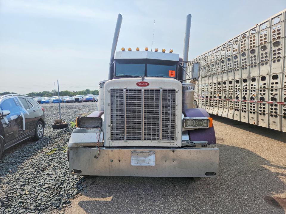 2000 Peterbilt 379 Semi Truck