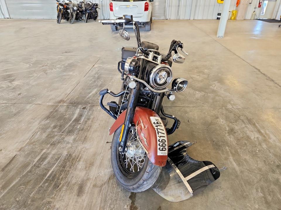 2018 Harley-Davidson Flhcs Heritage Classic 114