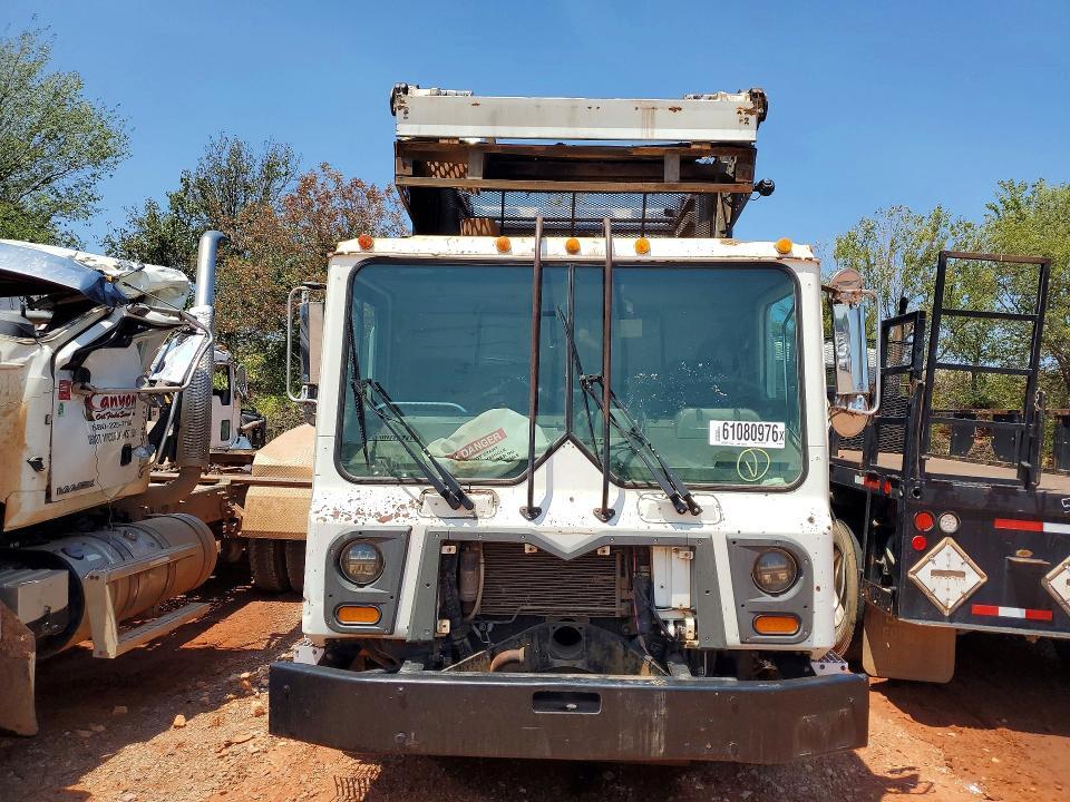 2012 Mack MRU613 Refuse Truck