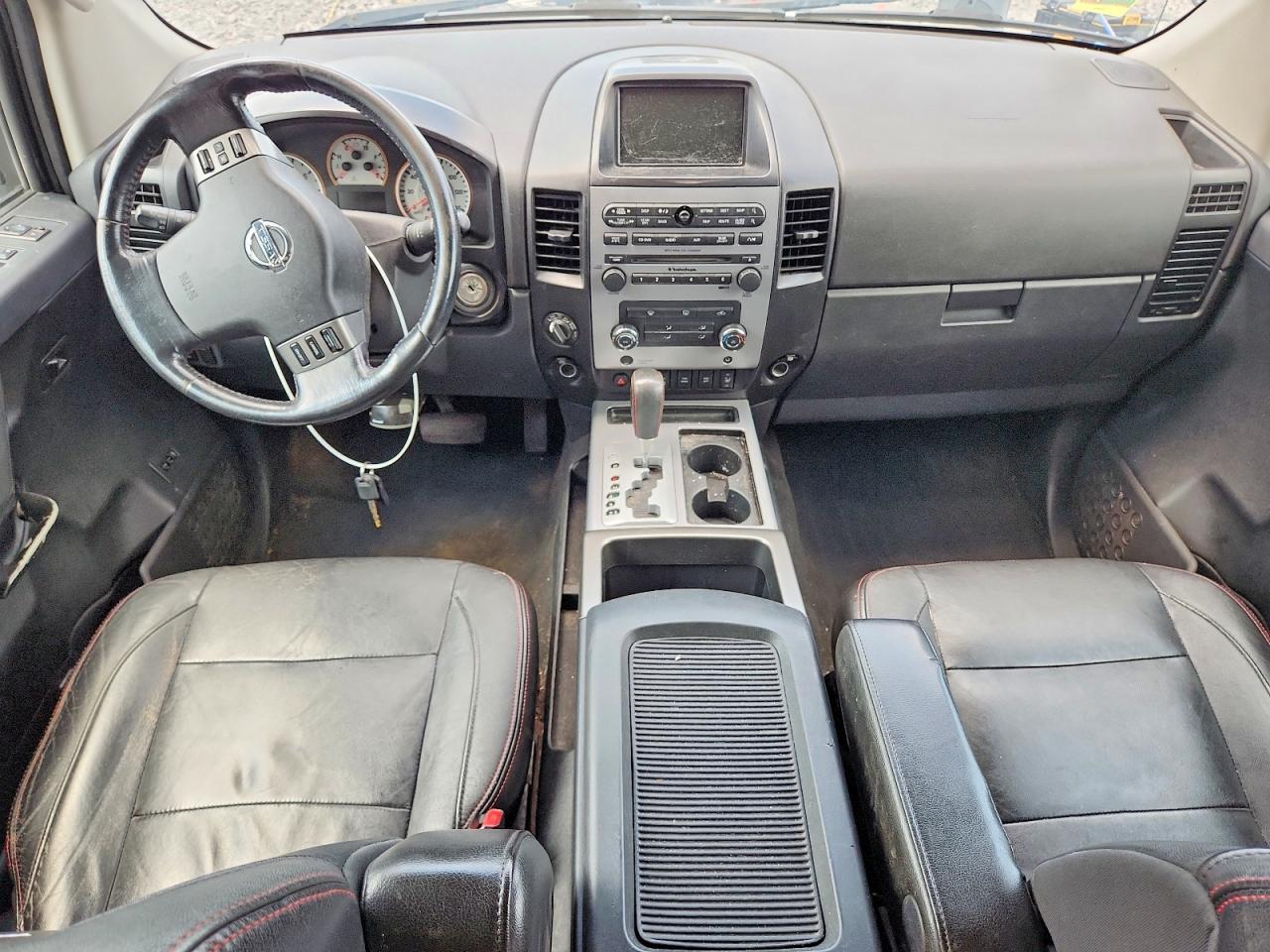 2011 Nissan Titan SV