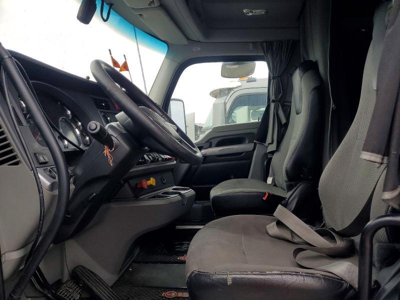 2020 Kenworth T680 Semi Truck