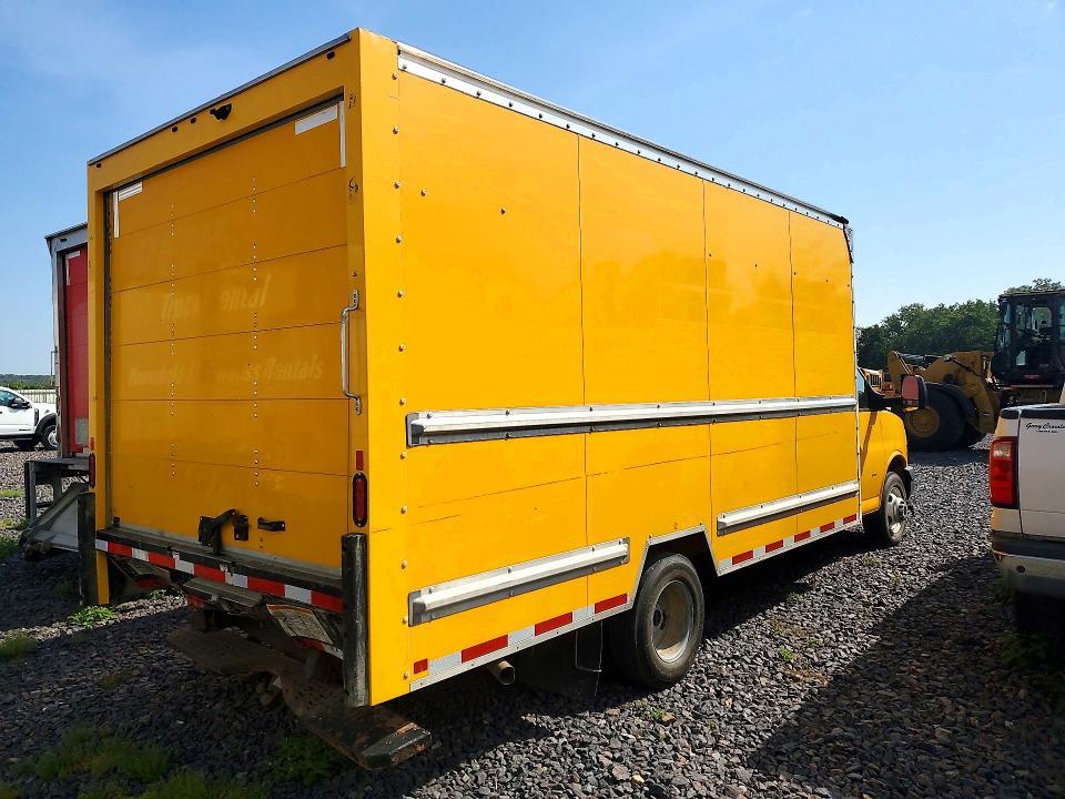 2021 GMC Savana BOX Truck