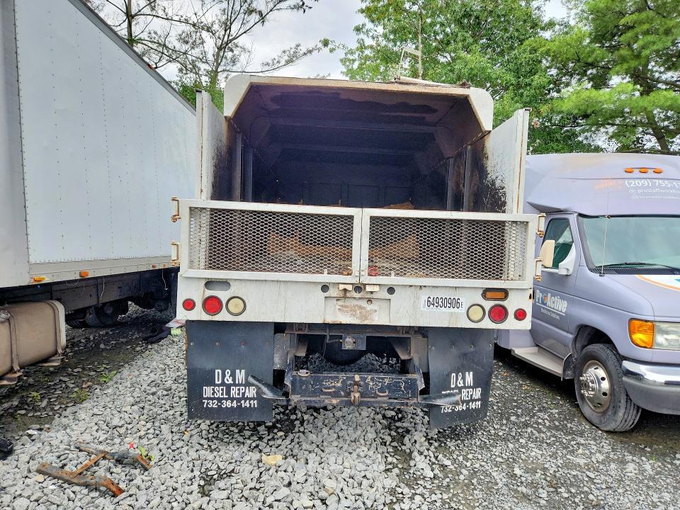 2000 International 4700 Chipper Truck