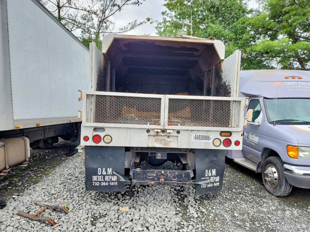 2000 International 4700 Chipper Truck