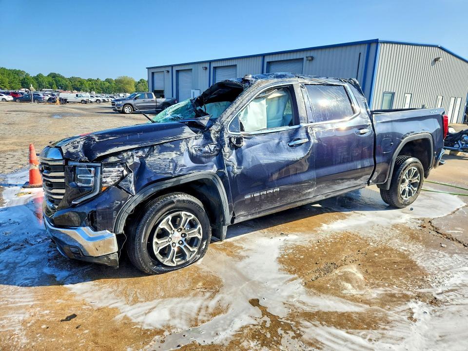 2025 GMC Sierra K1500 SLT