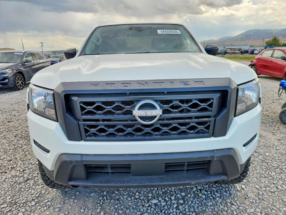 2022 Nissan Frontier S