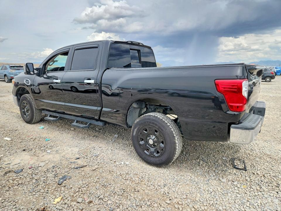 2017 Nissan Titan xd sv