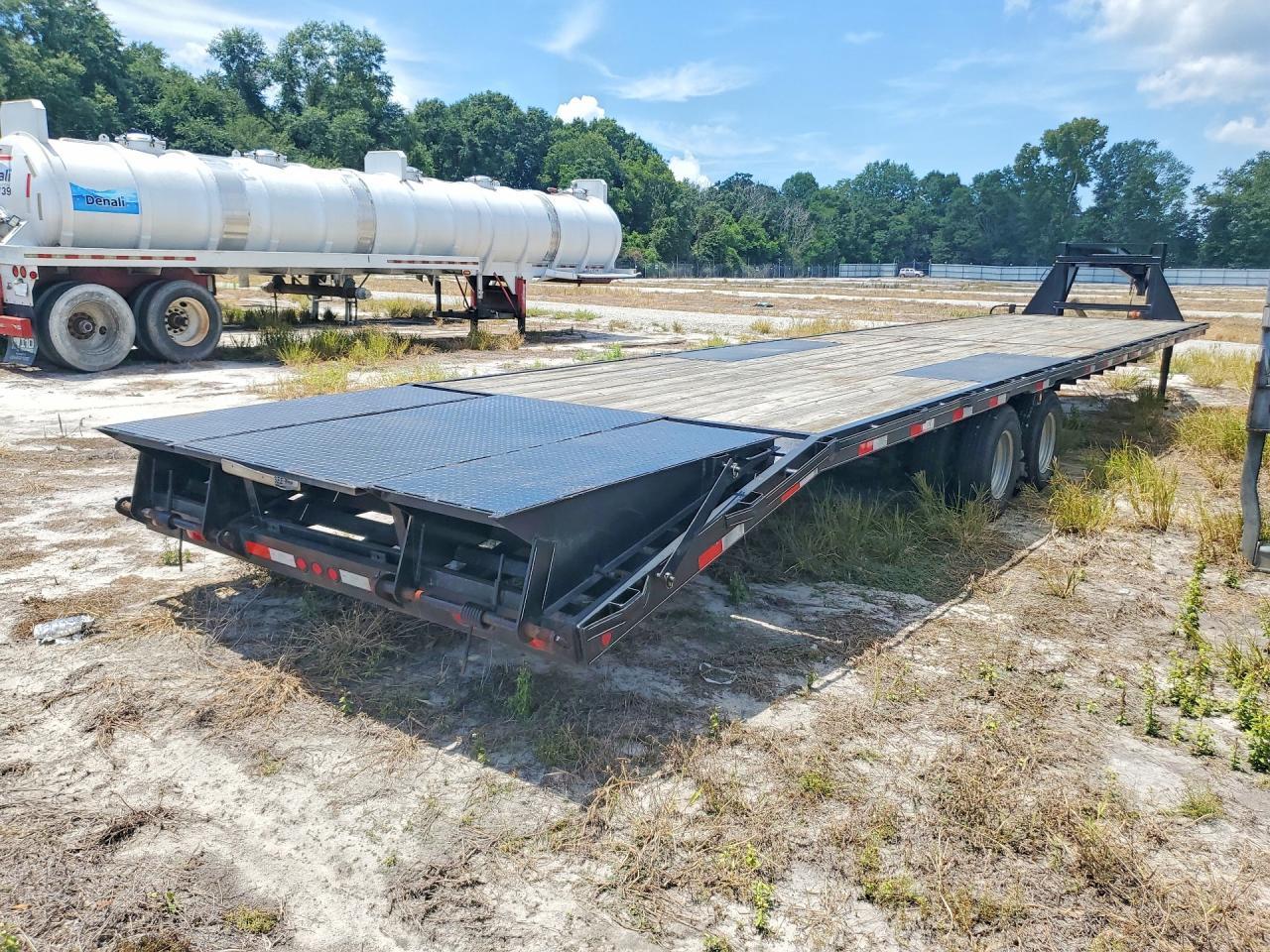 2023 Max Built 102X40 20K GN DO Equipment Trailer