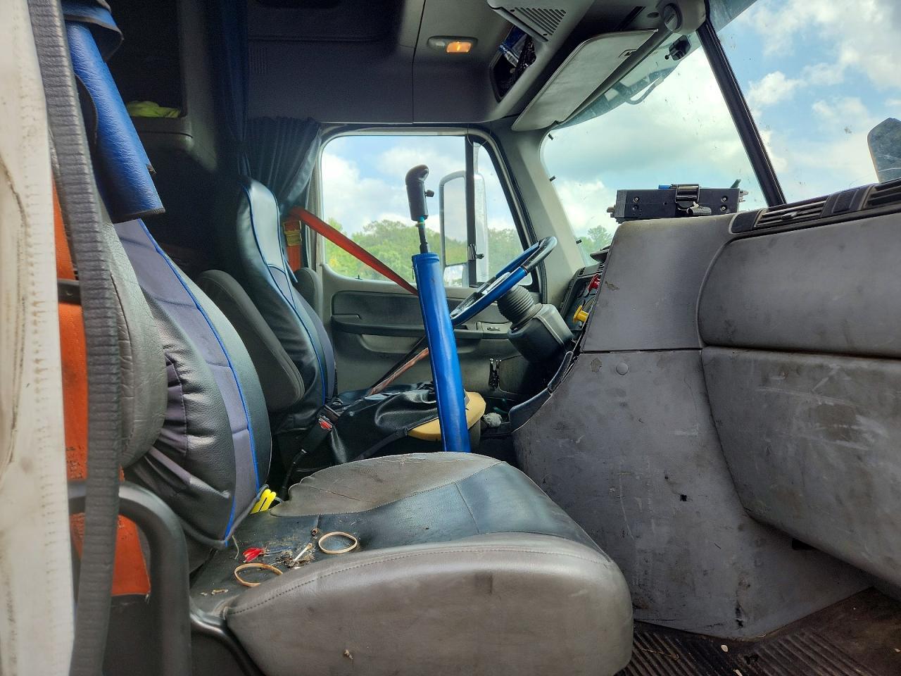 2007 Freightliner Columbia 120 Semi Truck