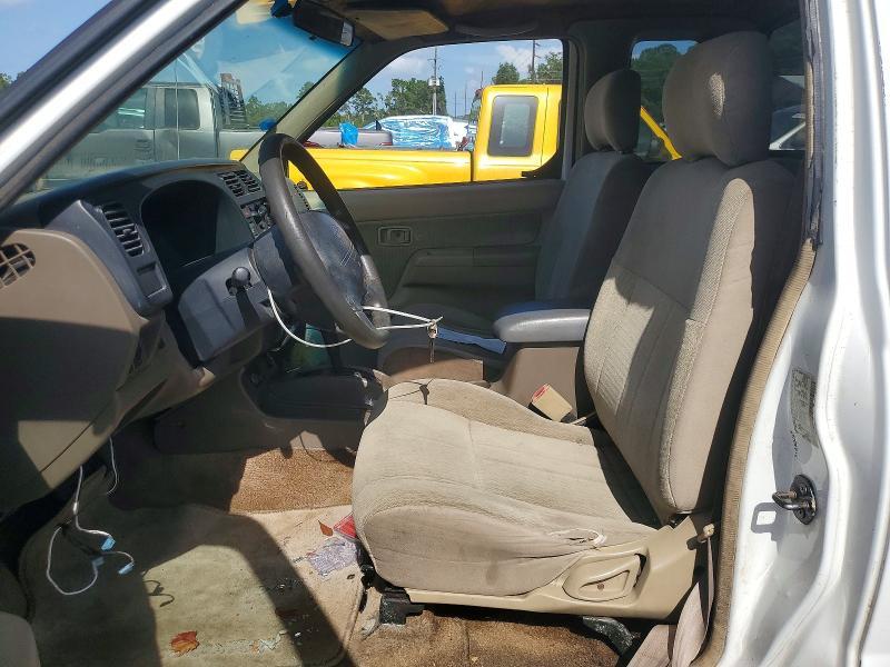 2000 Nissan Frontier XE Desert Runner
