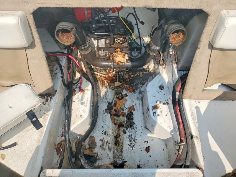 2000 Chaparral Boat