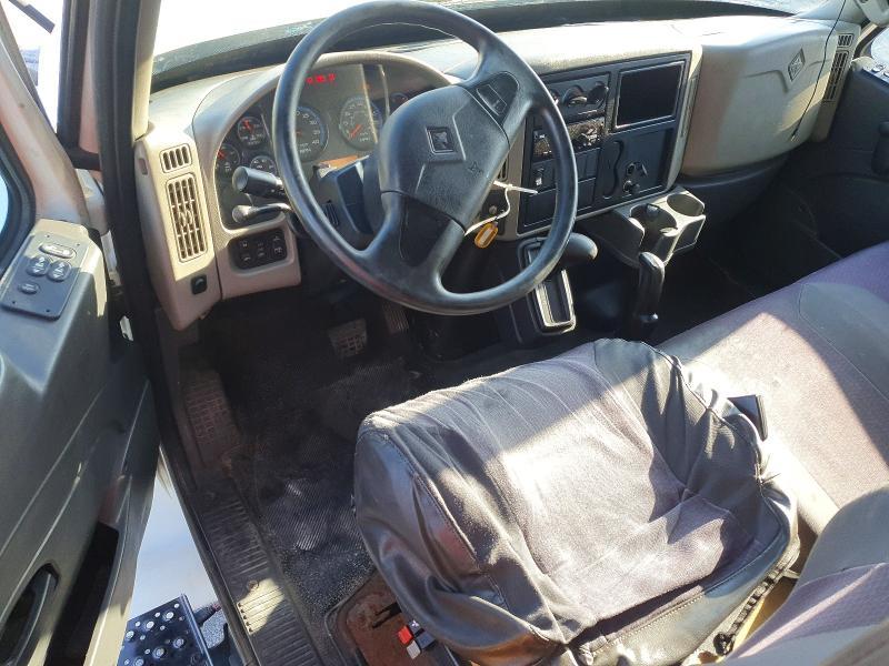 2016 International 4300 box Truck