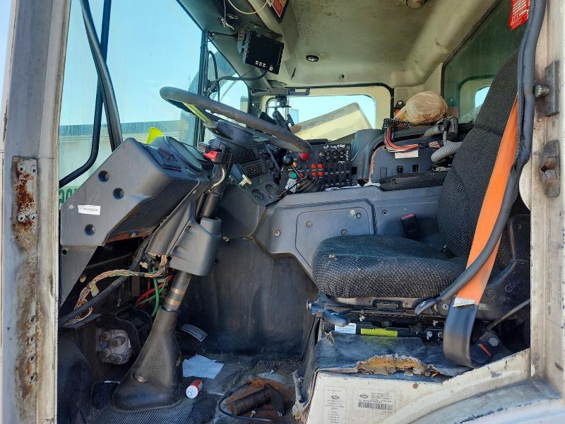 2016 Mack MRU613 Refuse Truck