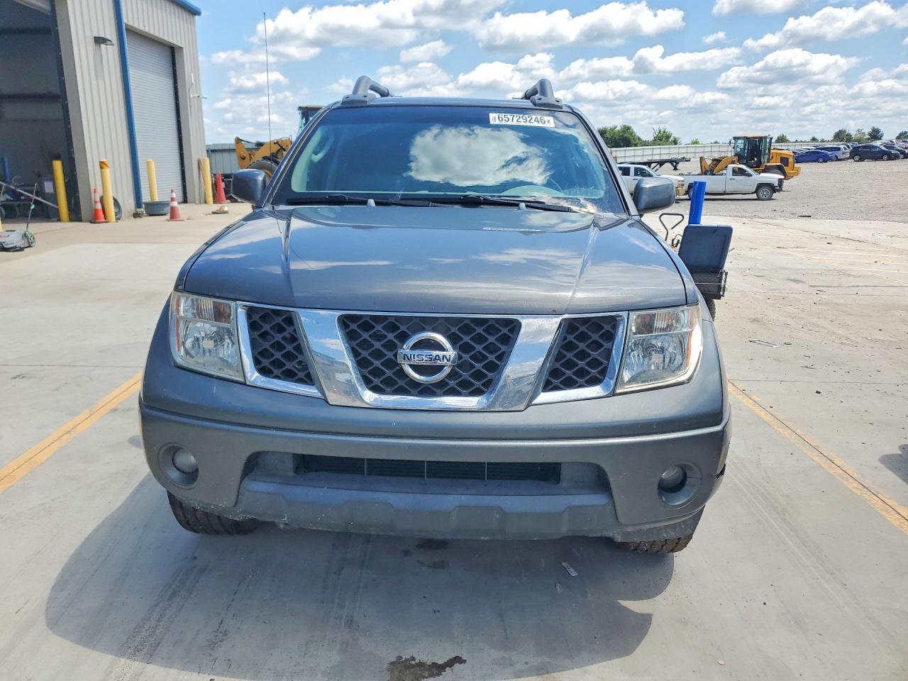 2005 Nissan Frontier SE