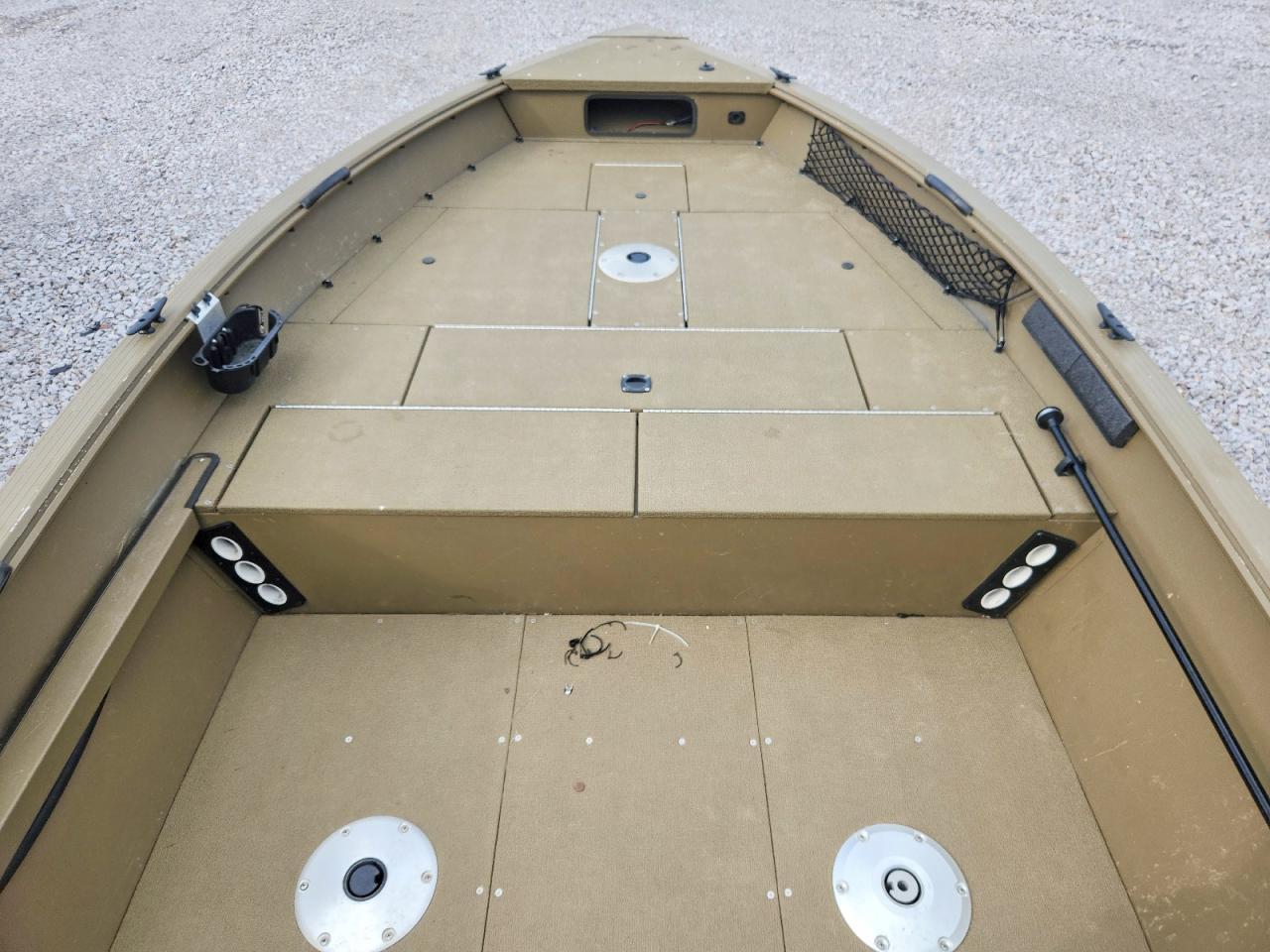 2017 G3 Outfitter VI 77T Deep V