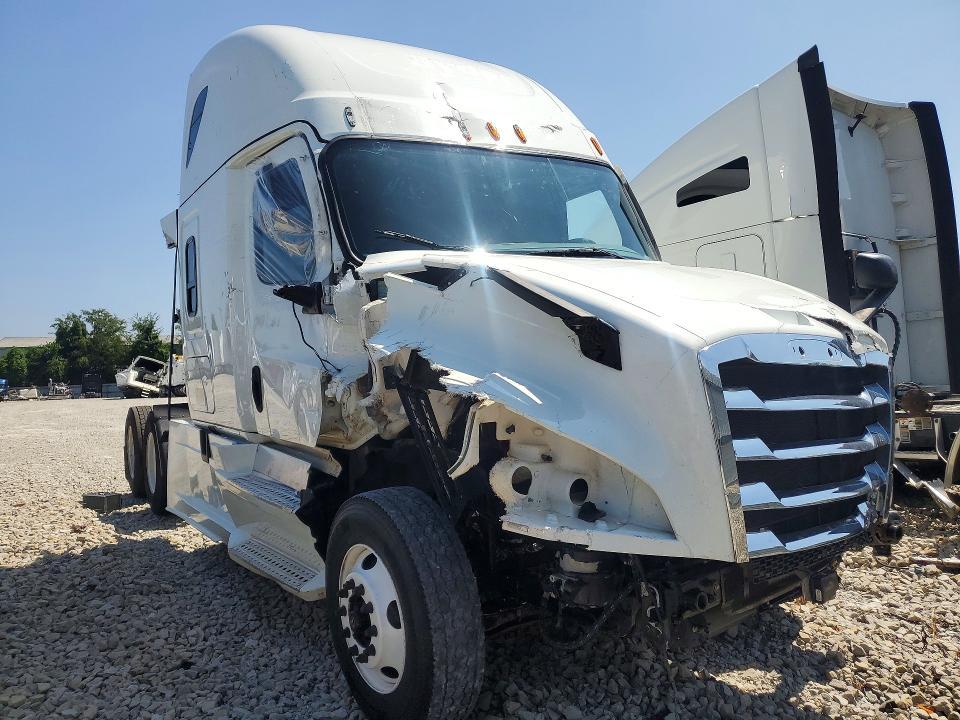 2025 Freightliner Cascadia 126