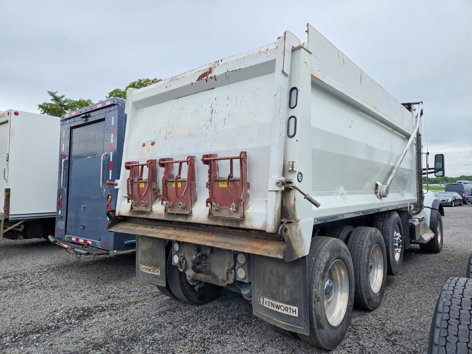 2018 Kenworth T880 Dump Truck