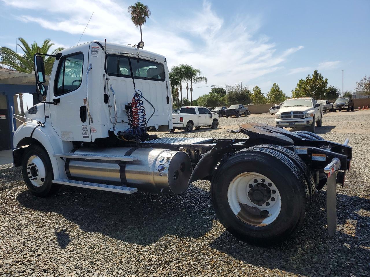 2019 Freightliner Business Class M2 Semi Truck