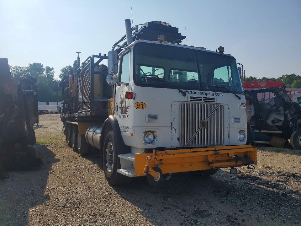 2000 Volvo Xpeditor WX