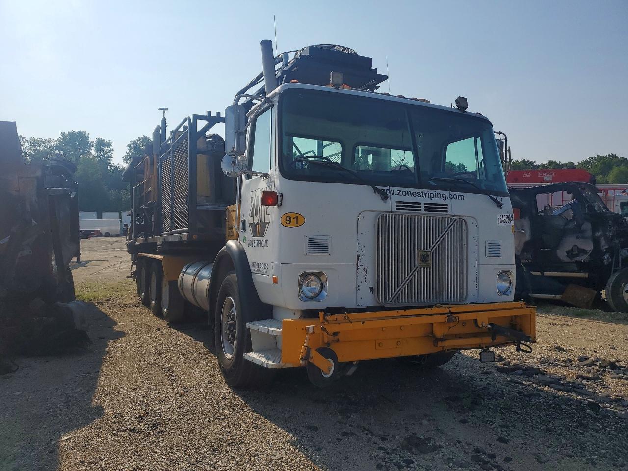 2000 Volvo Xpeditor WX