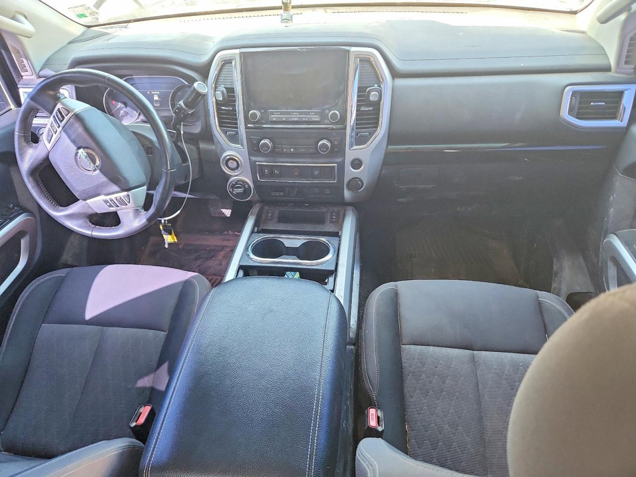 2021 Nissan Titan SV