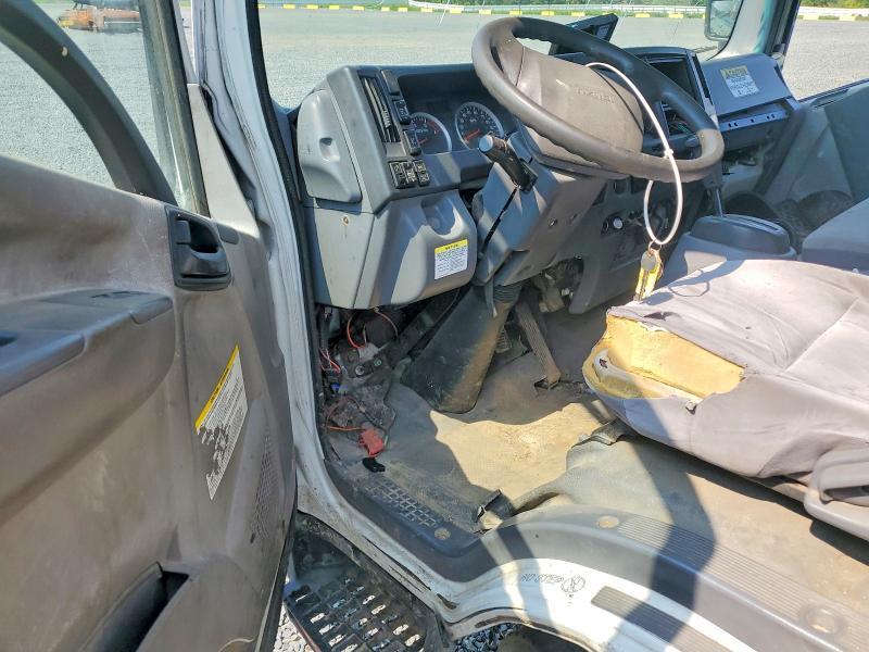 2017 Isuzu NRR Refuse Truck